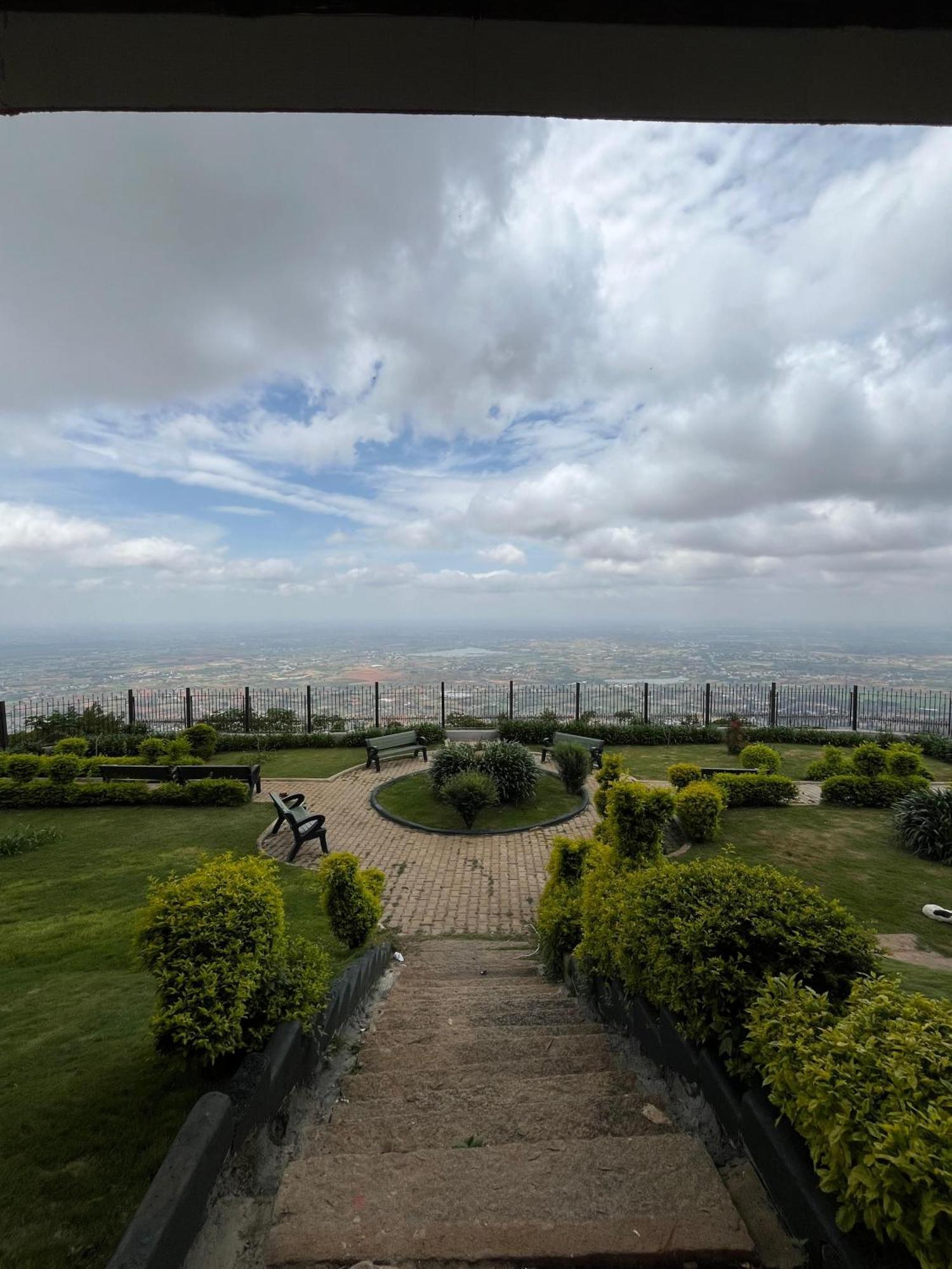 Kstdc Hotel Mayura Pine Top Nandi Hills Exterior foto